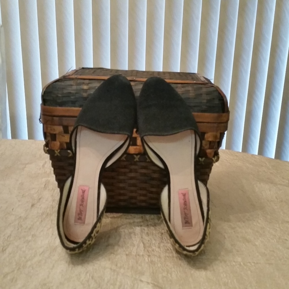 $$$ Betsey Johnson Suede Animal Print Shoes $$$ - Picture 6 of 7